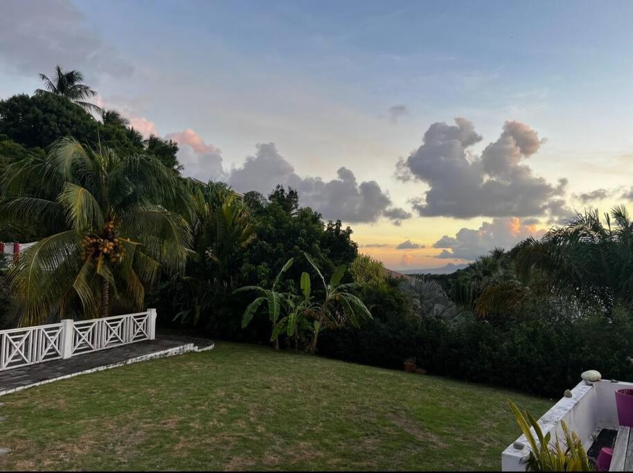 Spacieuse Villa Corossol Avec Piscine Et Jeux Exterieurs Le Gosier  Extérieur photo