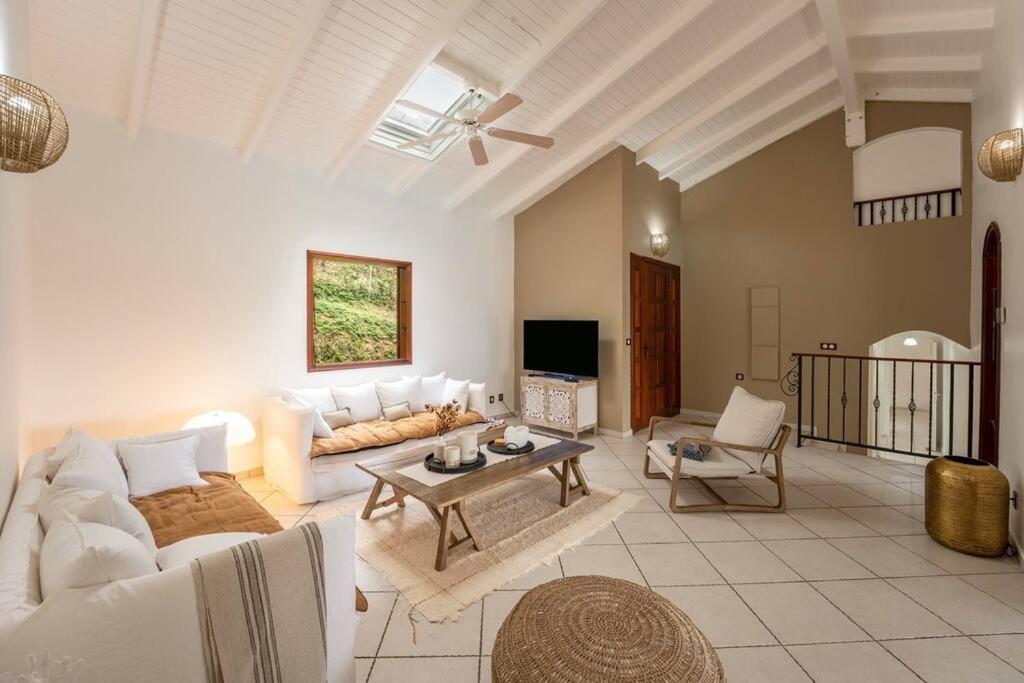 Spacieuse Villa Corossol Avec Piscine Et Jeux Exterieurs Le Gosier  Extérieur photo
