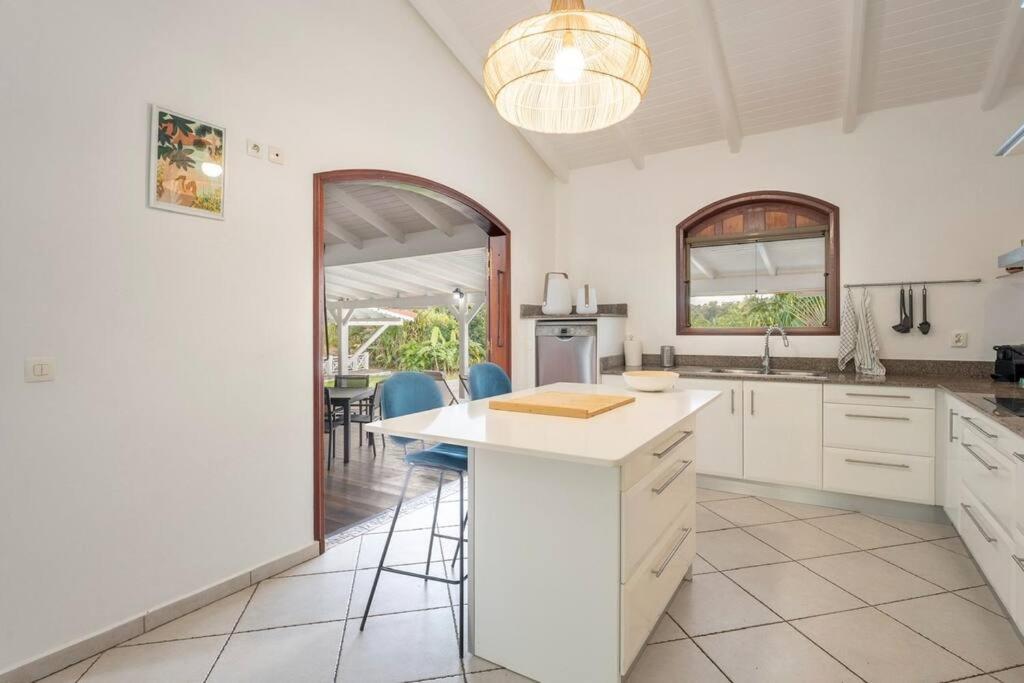 Spacieuse Villa Corossol Avec Piscine Et Jeux Exterieurs Le Gosier  Extérieur photo